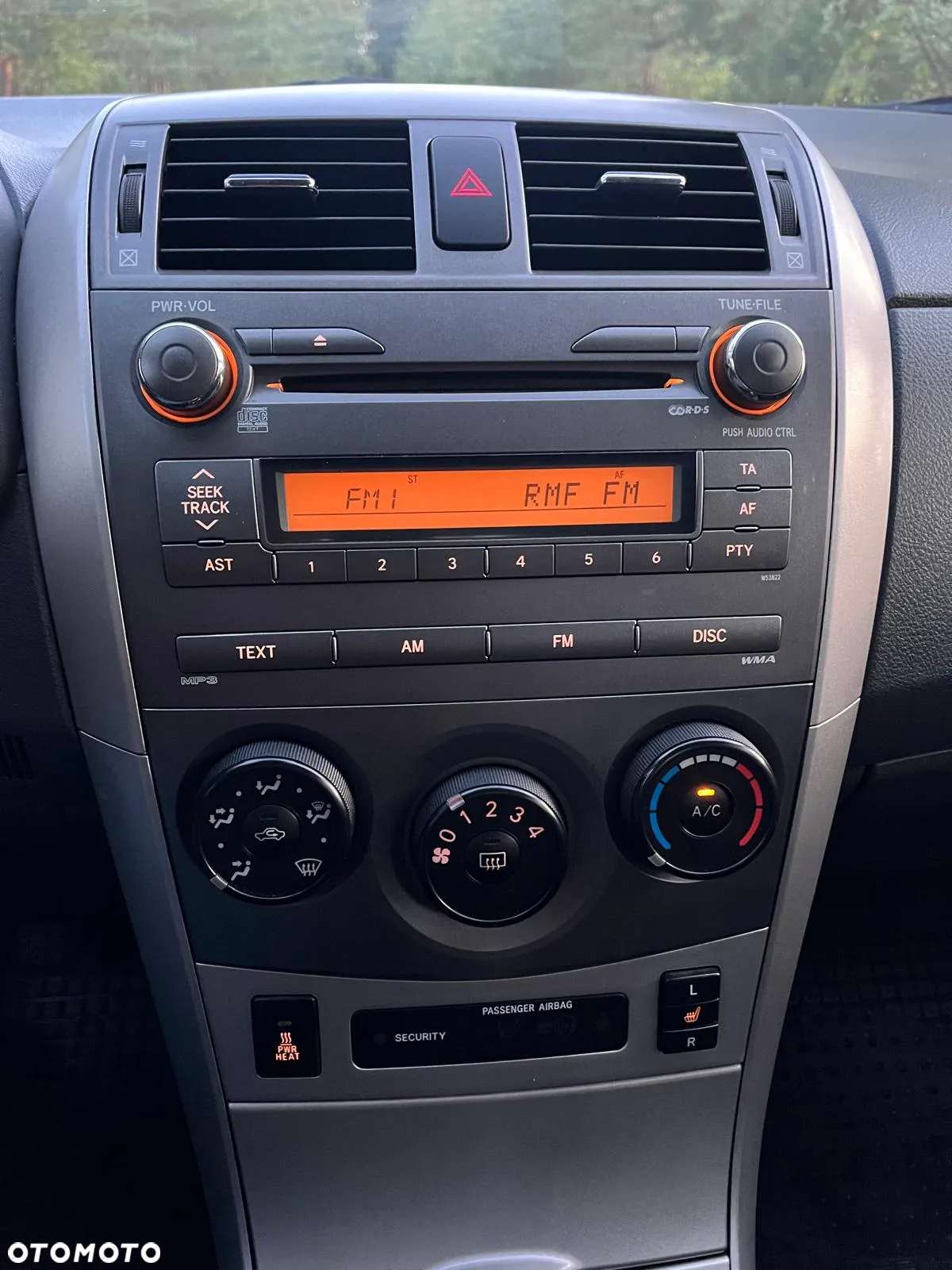 Toyota Corolla 1.4 D-4D Premium - 13