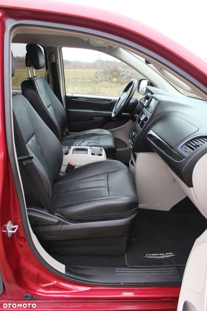 Chrysler Town & Country 3.6 Touring - 19
