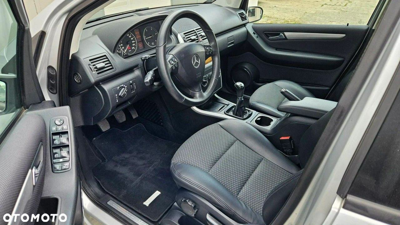 Mercedes-Benz Klasa A 180 CDI Avantgarde EU5 - 4