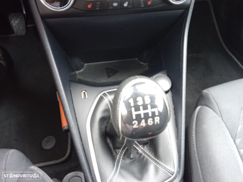 Ford Fiesta 1.0 EcoBoost Titanium - 17