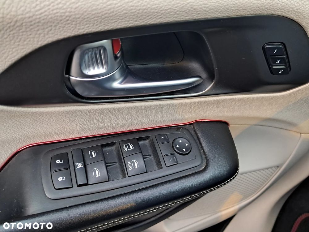 Chrysler Pacifica - 15