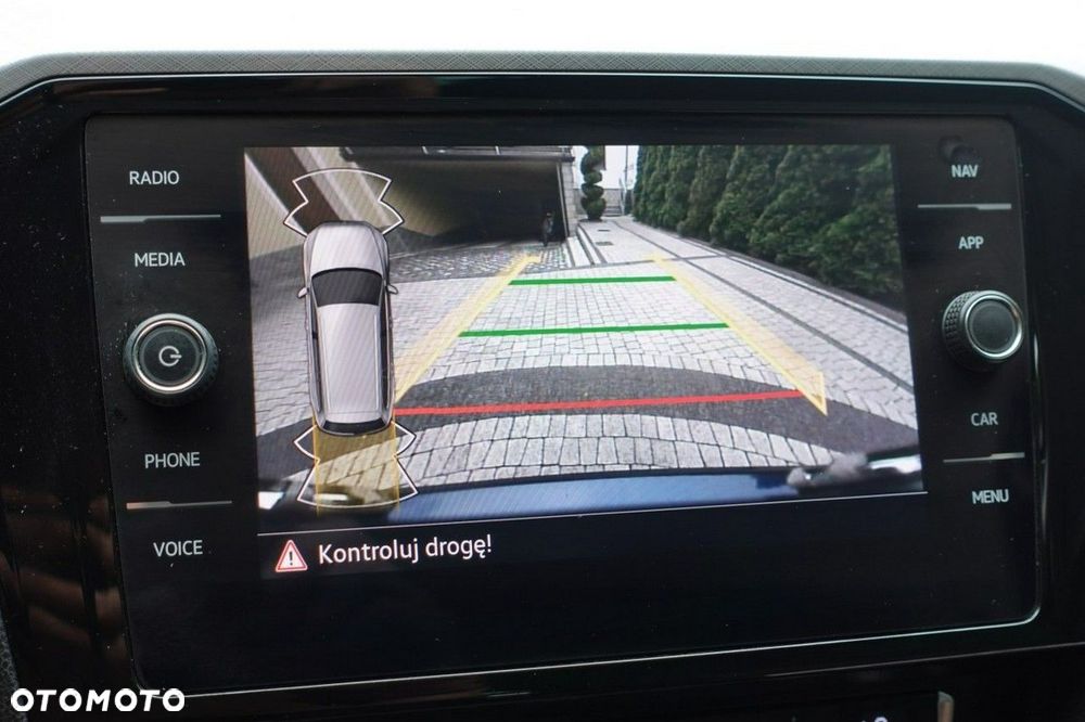 Volkswagen Passat - 16