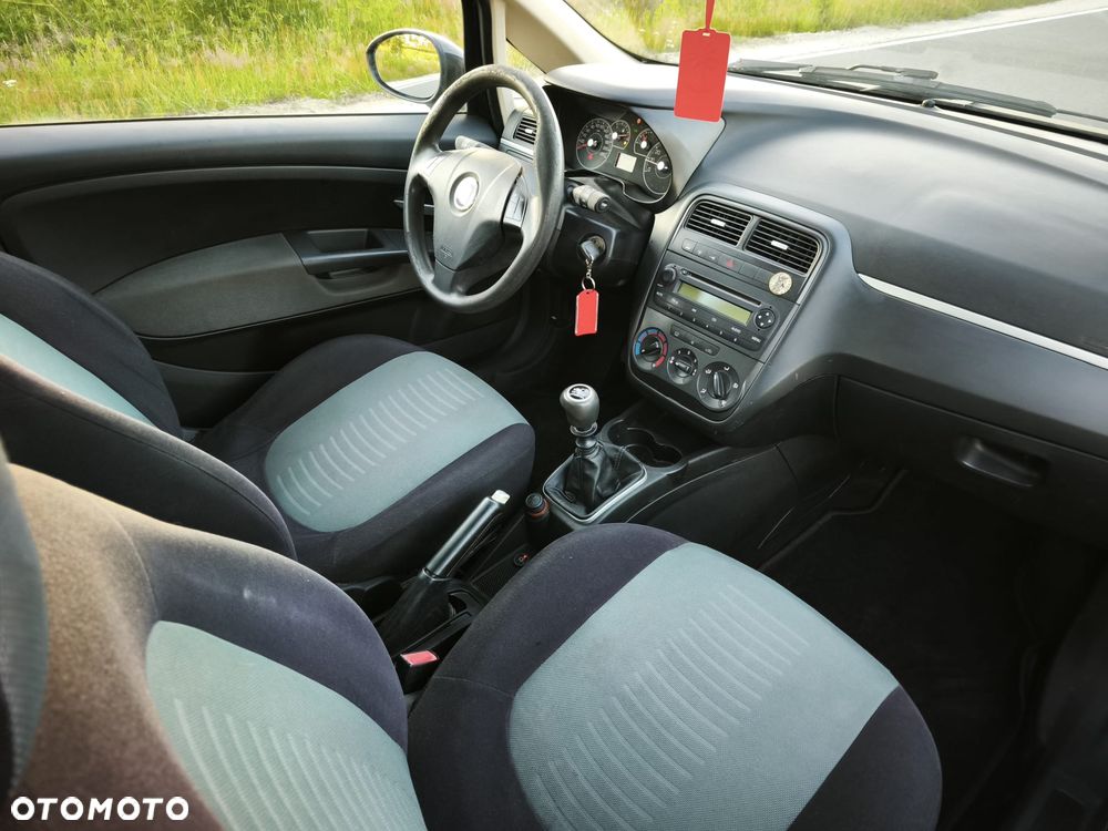 Fiat Grande Punto - 10