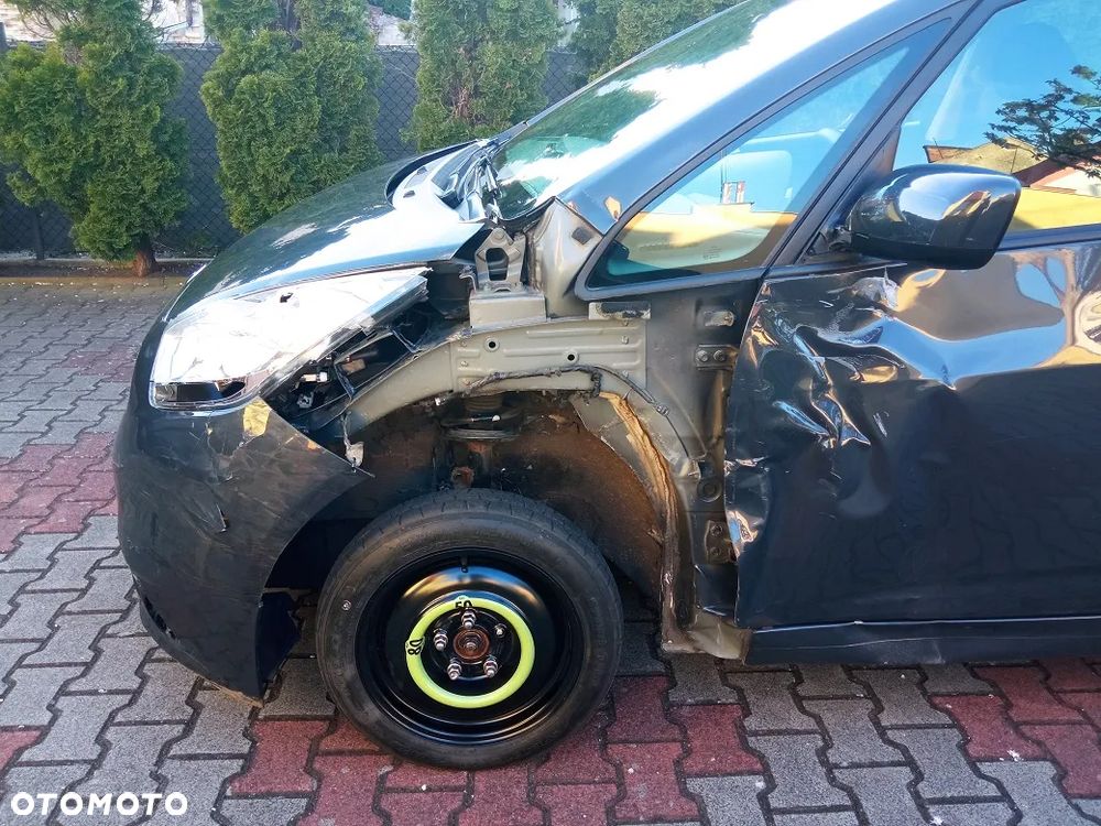 Kia Venga 1.6 L - 11