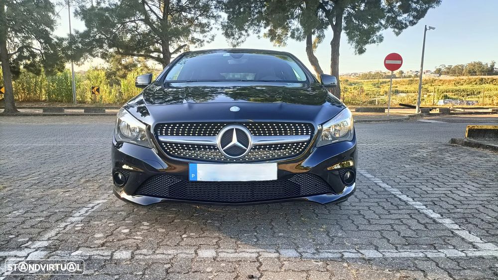 Mercedes-Benz CLA 200 d Shooting Brake - 11
