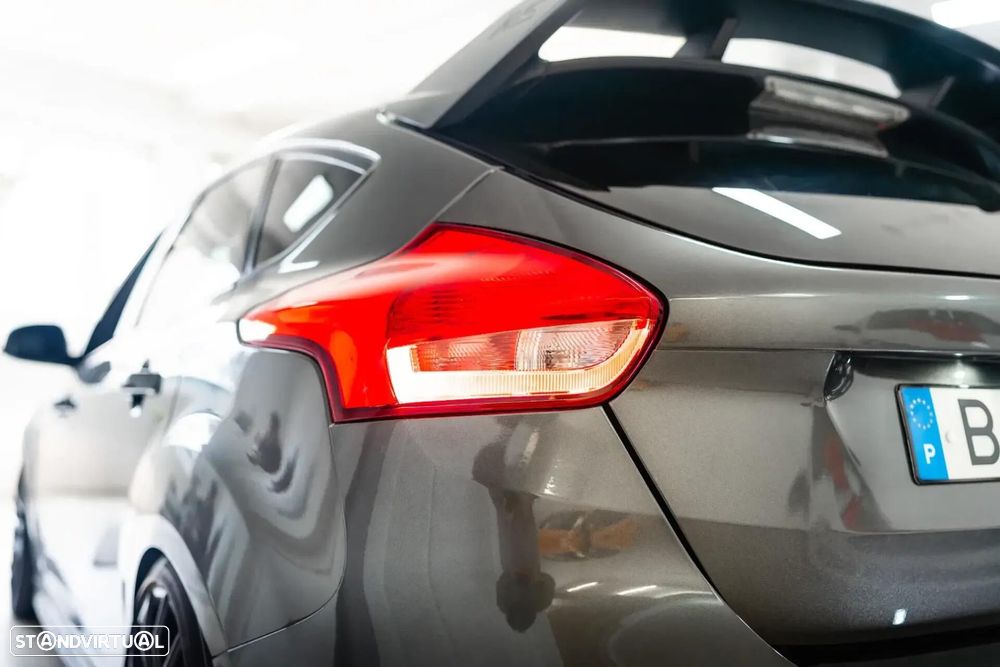 Ford Focus 2.3 EcoBoost RS - 23