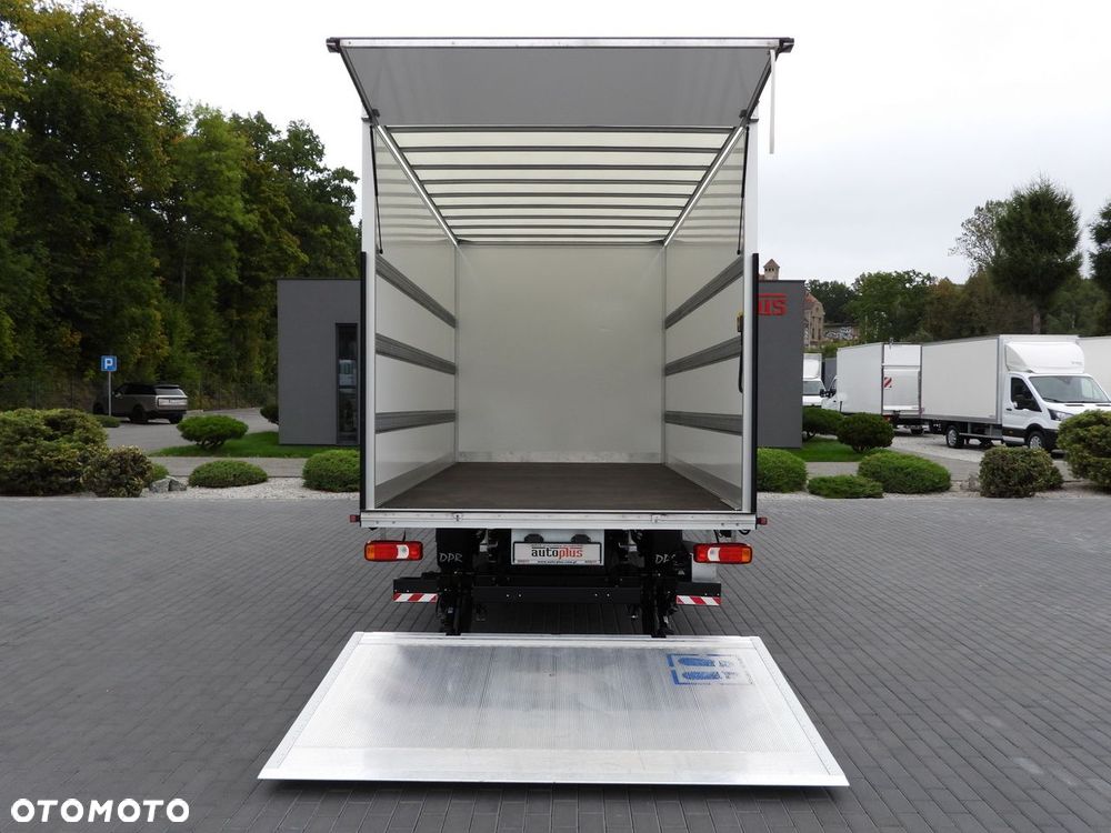 Iveco DAILY 35S18 KONTENER HI-MATIC WINDA 8 PALET TEMPOMAT NAWIGACJA LEDY PNEUMATYKA AUTOMAT HI-MATIC KLIMATYZACJA  180KM - 19