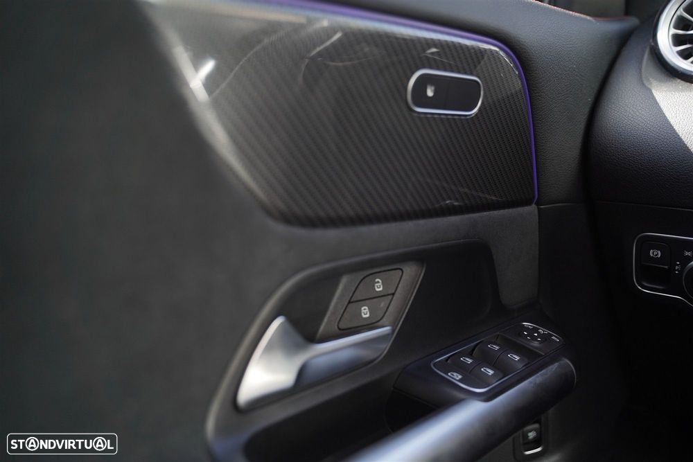 Mercedes-Benz GLA 180 d AMG Line - 19