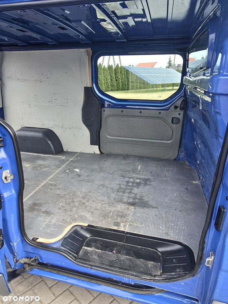 Opel Vivaro - 11