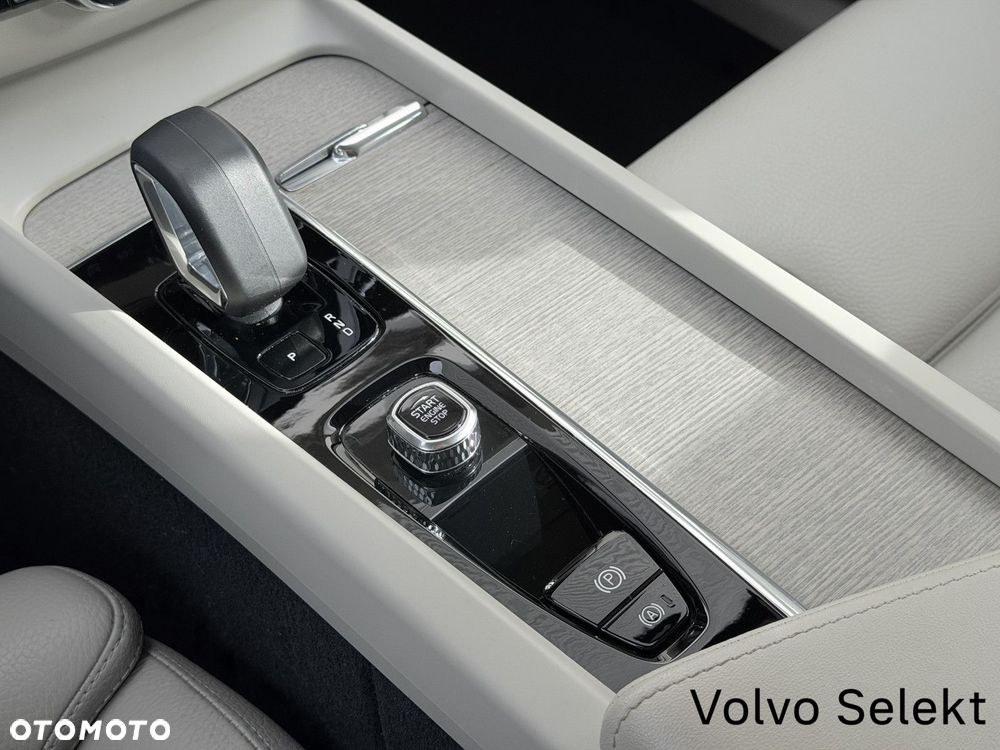 Volvo XC 60 - 25