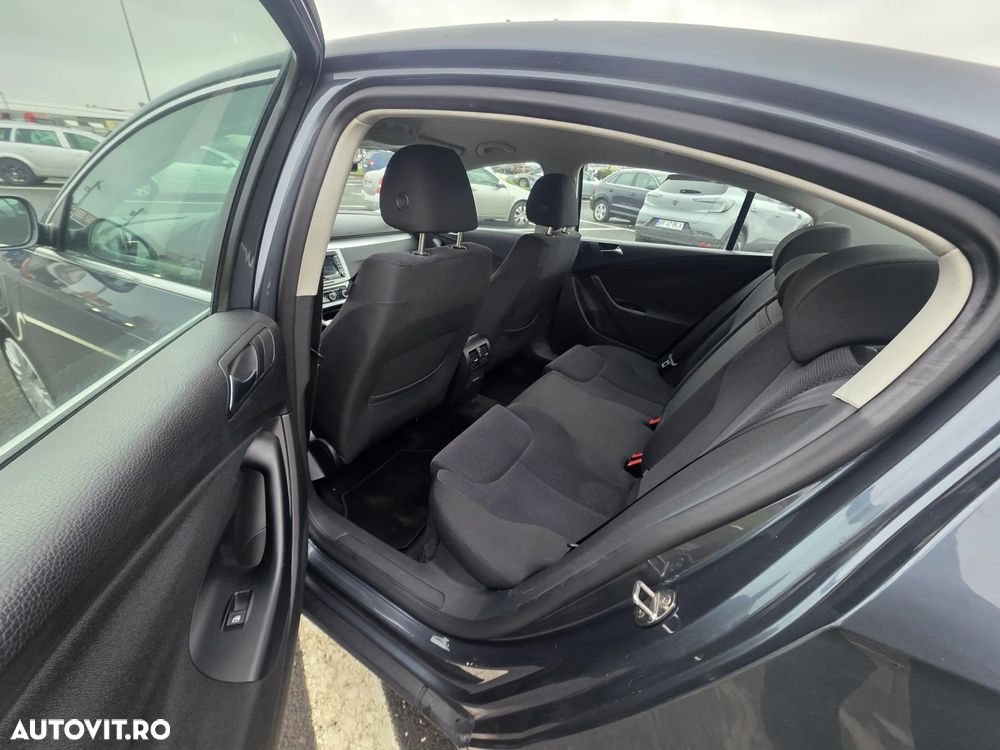 Volkswagen Passat - 7