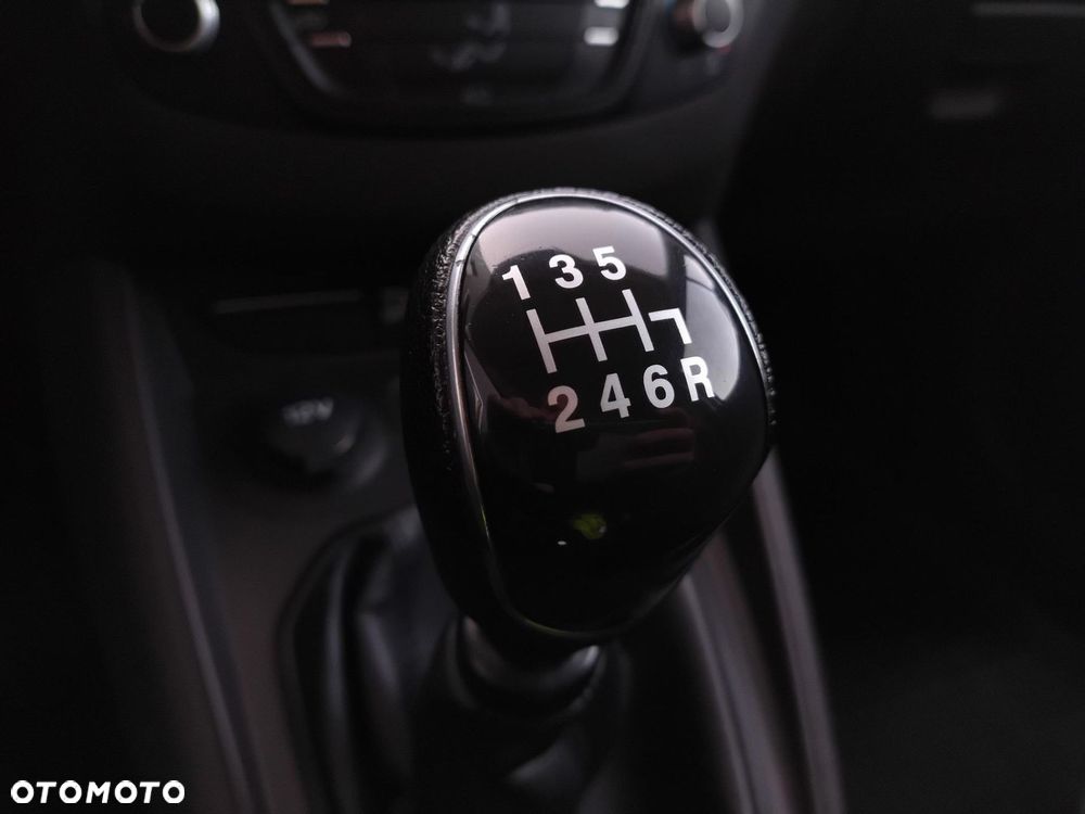 Ford Transit Courier - 14