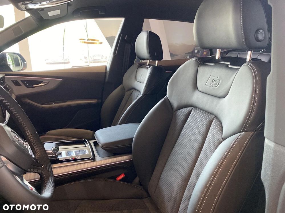 Audi Q8 - 7