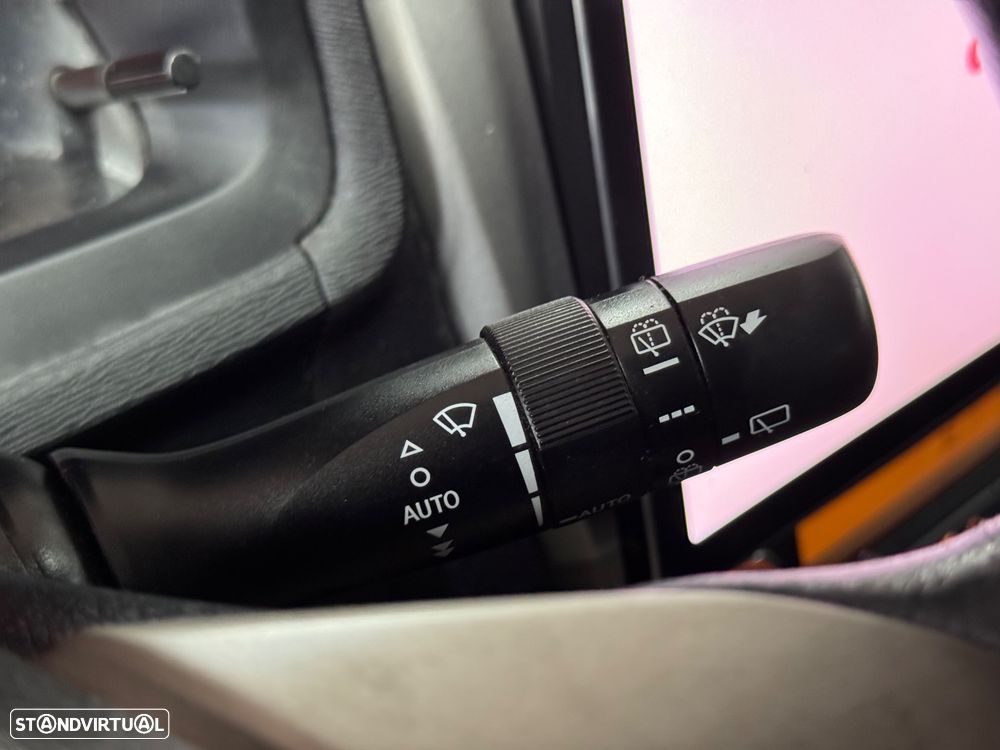 Toyota Avensis SW 2.0 D-4D Exclusive +Pele+GPS - 27