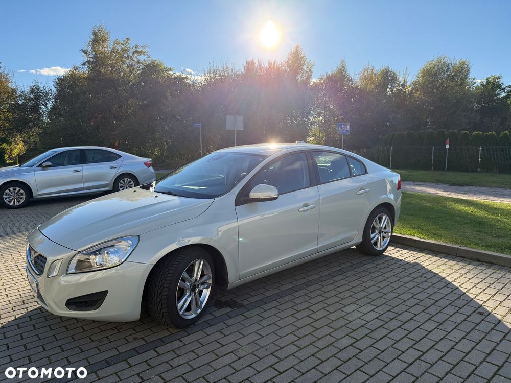 Volvo S60 - 4