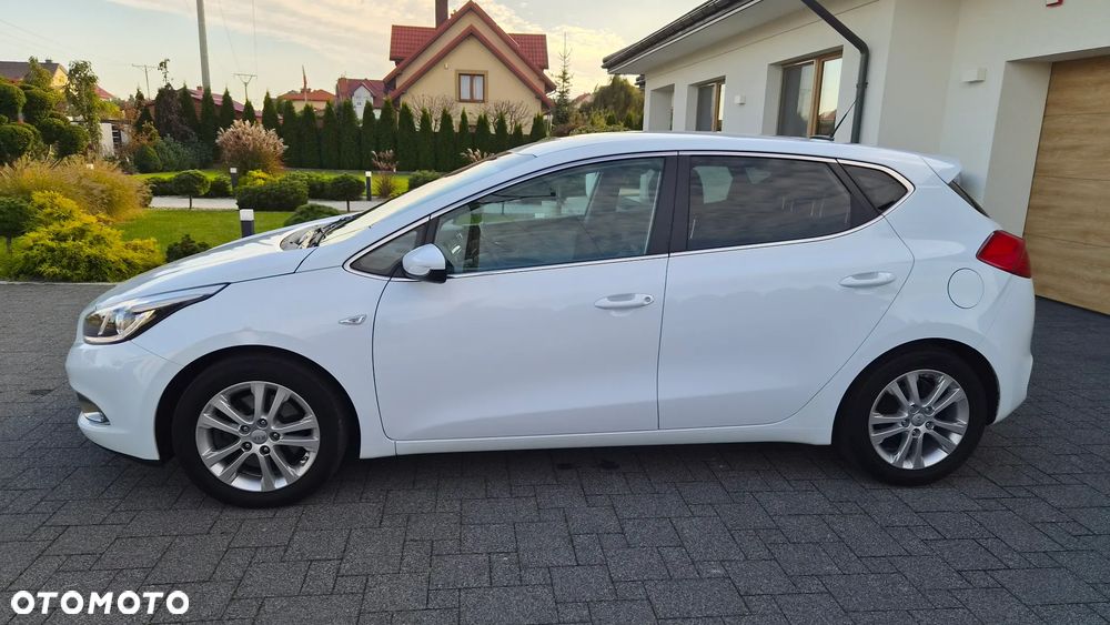 Kia Ceed 1.6 GDI Platinum Edition - 30