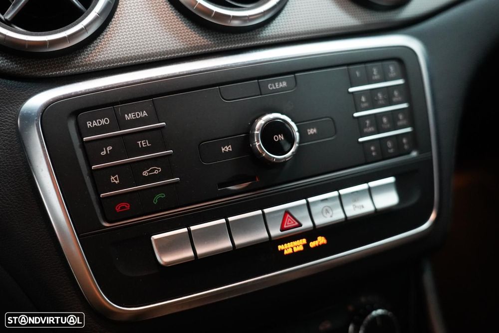 Mercedes-Benz CLA 180 d Shooting Brake Urban - 13