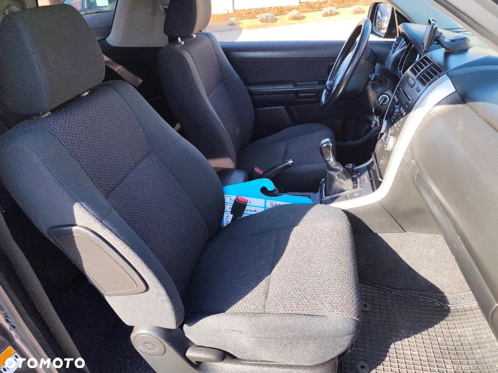 Suzuki Grand Vitara 1.6 Club - 8