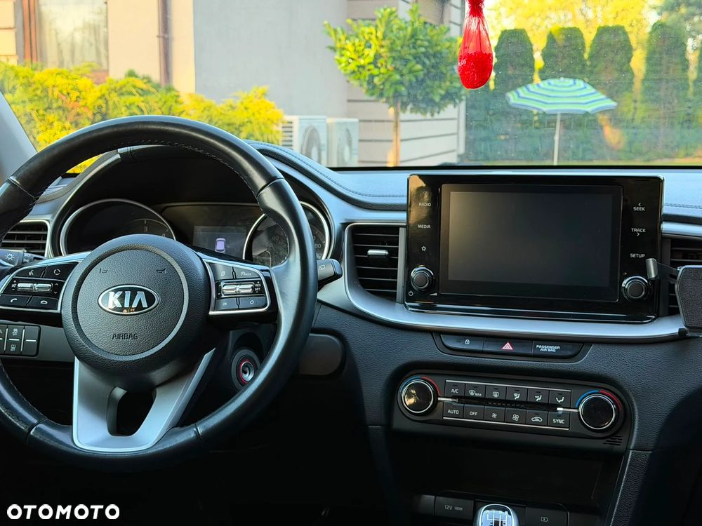 Kia Ceed 1.6 CRDi mHEV L - 8