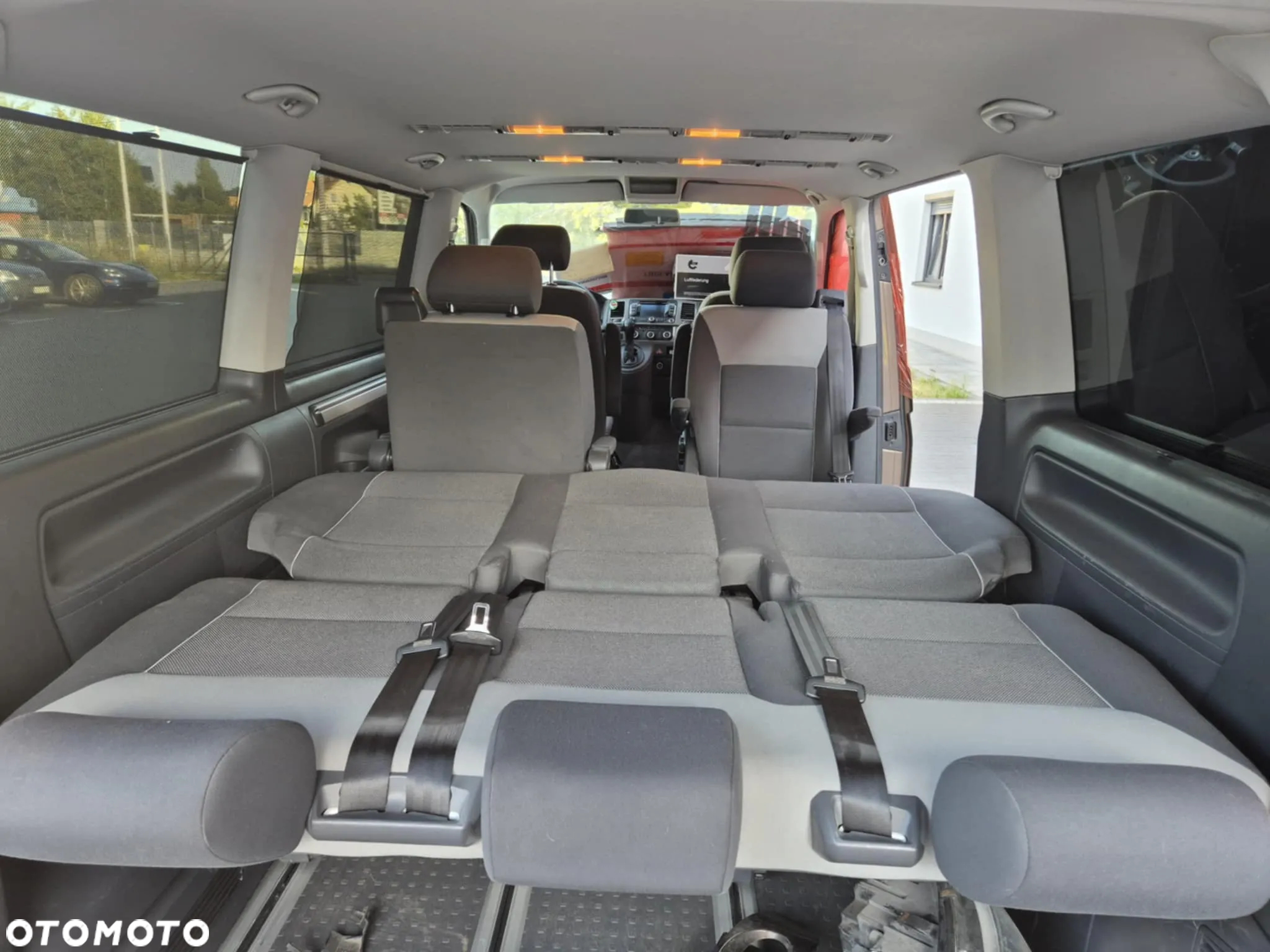 Volkswagen Multivan - 12