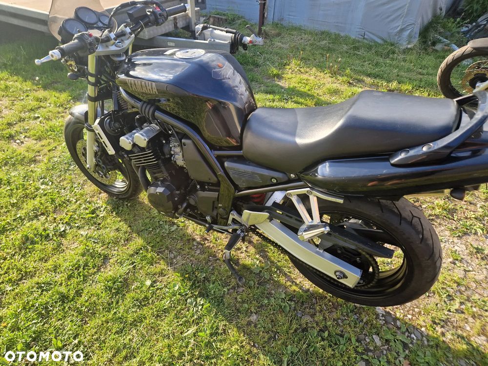 Yamaha FZS - 7