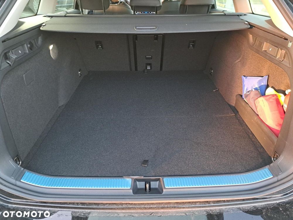 Volkswagen Passat - 17