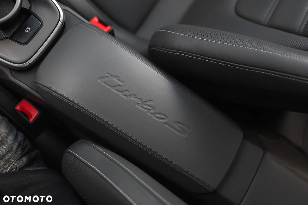 Porsche 911 Turbo S - 23