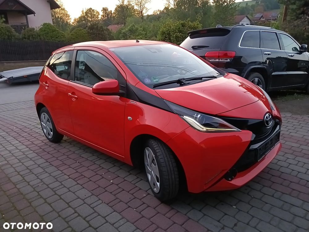 Toyota Aygo x-play touch - 10