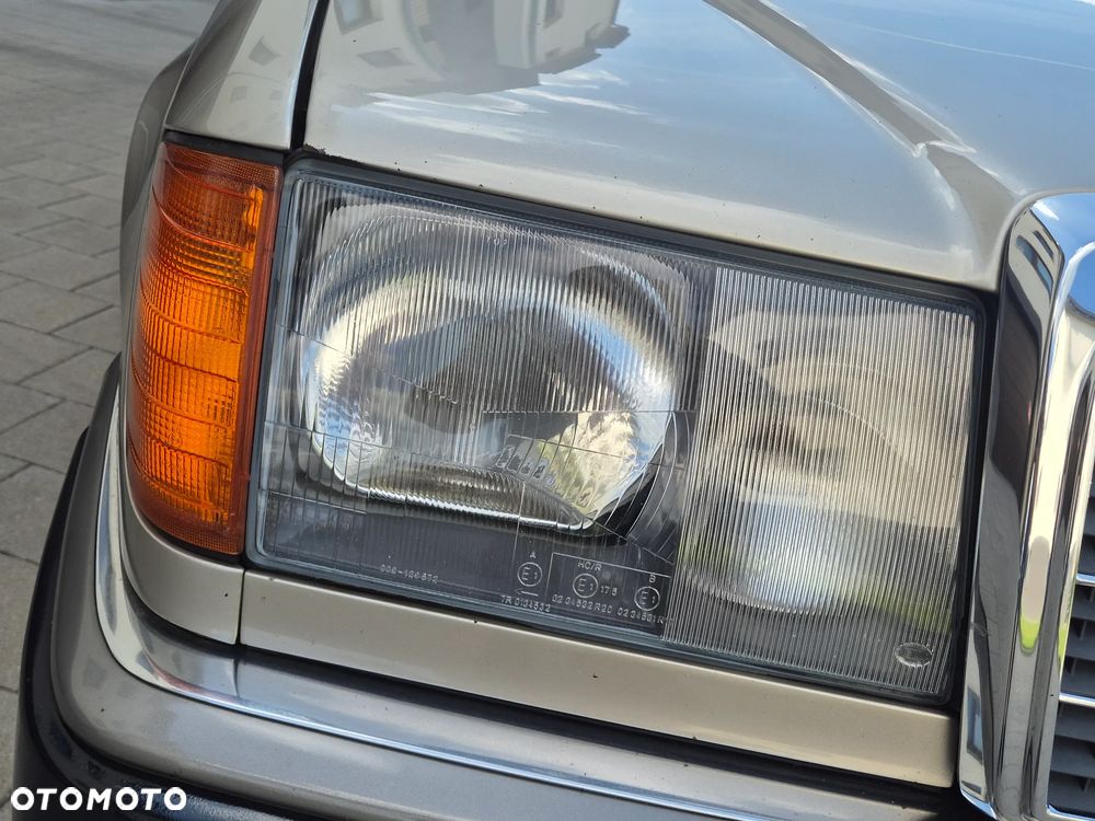 Mercedes-Benz W124 (1984-1993) - 28
