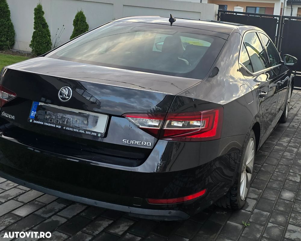 Skoda Superb 2.0 TDI DSG Style - 10