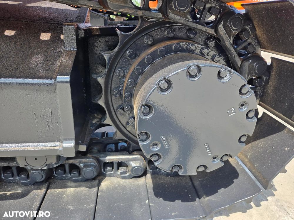 Hitachi ZX210LC-6, 23 tone, cupa NOUA 1,3mc, 2018, 7.784h, CUPLA rapida OIL QUICK, cupa ingusta, inst picon si rotire pe brate, 3 camere, lant 90% ok, consum mediu 9l/h, FULL OPTION, STARE FOARTE BUNA, posibilitate leasing 3 ani-PROMOTIE 83.900 EUR+Tva - 14