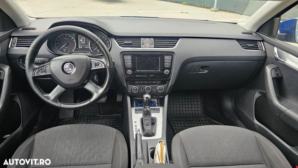 Skoda Octavia 1.6 TDI DSG Ambition - 12