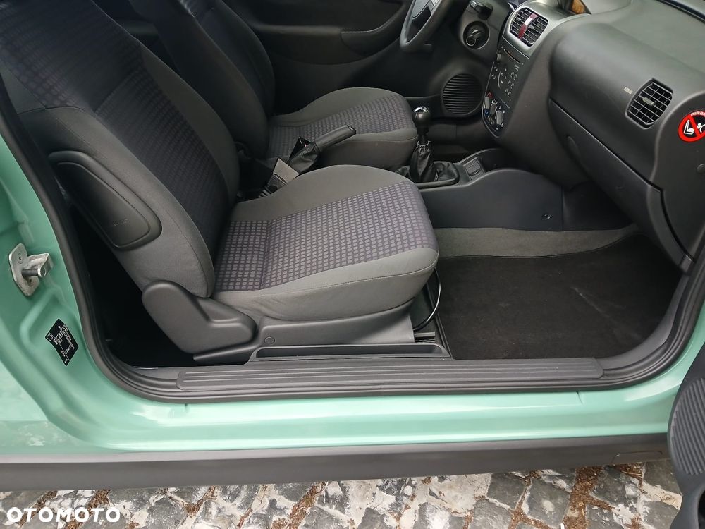 Opel Corsa - 12