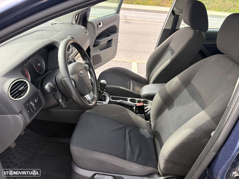 Ford Focus SW 1.6 TDCi Connec. - 9