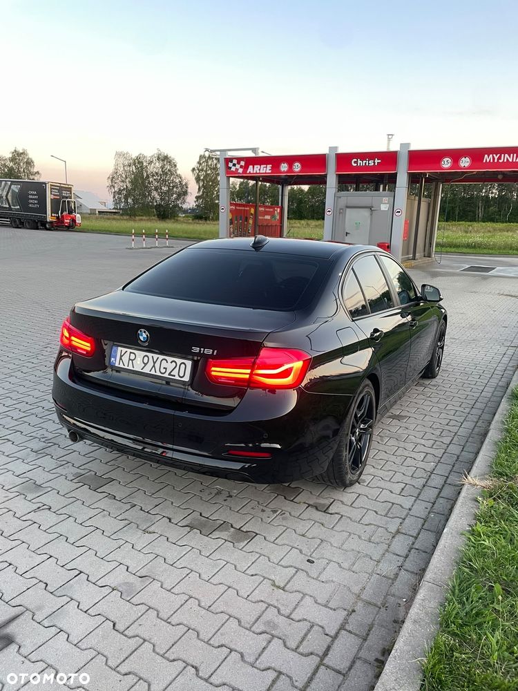 BMW Seria 3 318i - 4
