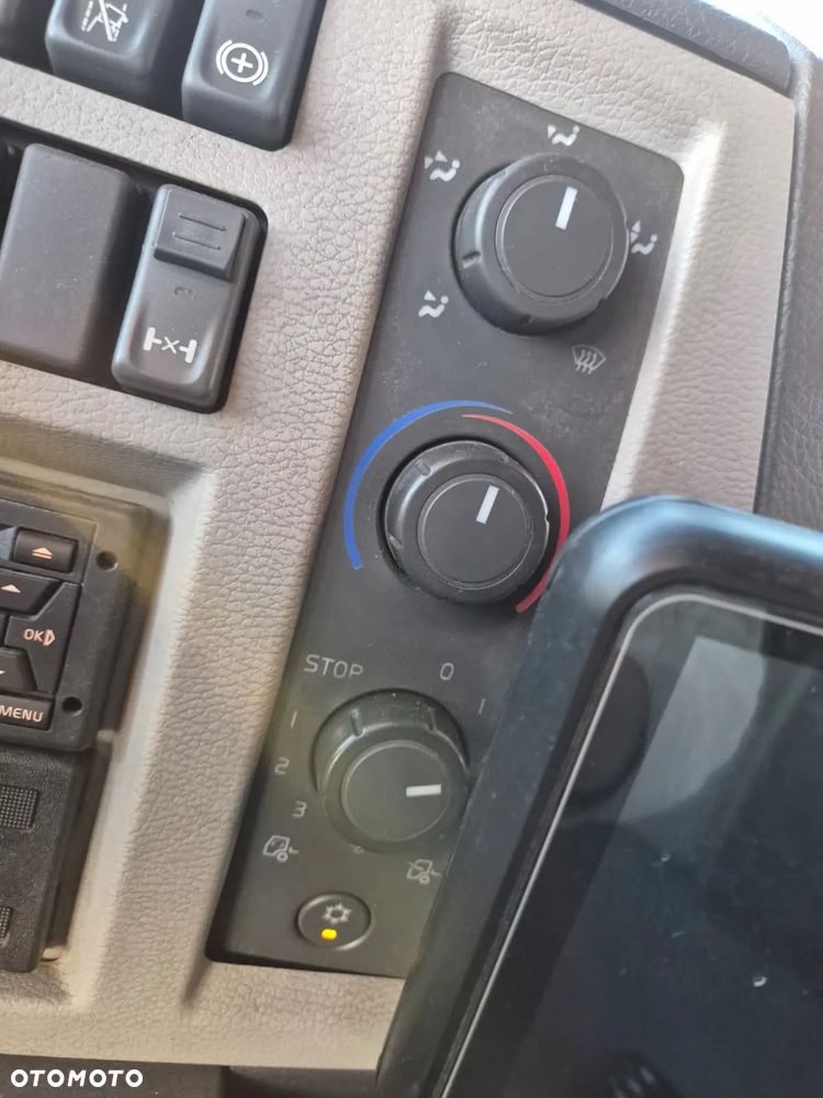 Volvo FL 240 4X2 / 18 EP / CHŁODNIA / SKAB / MITSUBISHI / 2 KOMORY / MOŻLIWOŚĆ USUNIĘCIA ŚCIANEK / 1 WŁ / NIE PICOWANY / OKAZJA! / MODEL 2017 / EURO 6 - 30