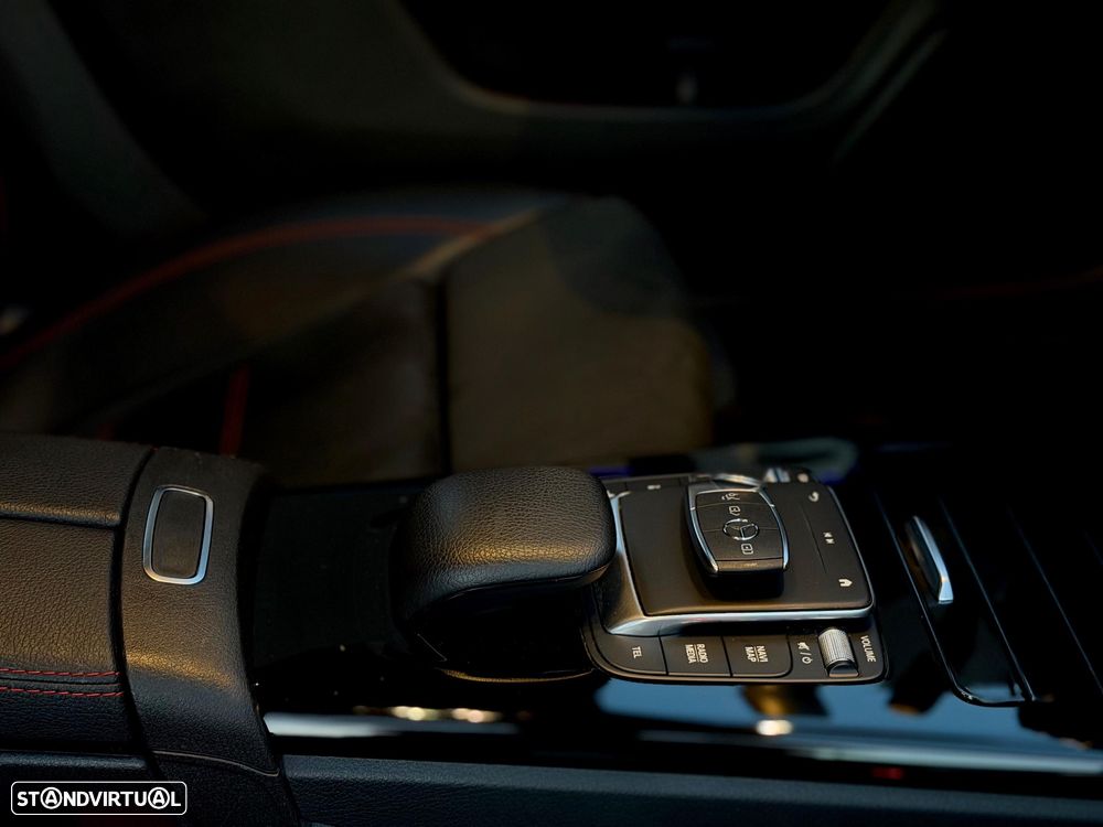 Mercedes-Benz CLA 250 e 8G-DCT AMG Line - 38