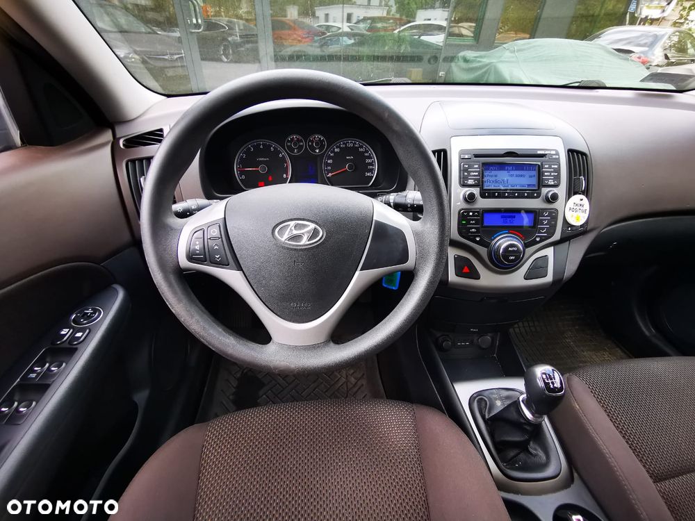 Hyundai i30 1.6 Comfort EU5 - 4