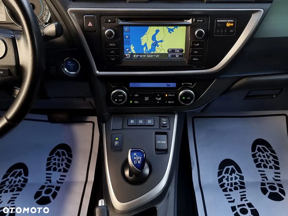 Toyota Auris - 21