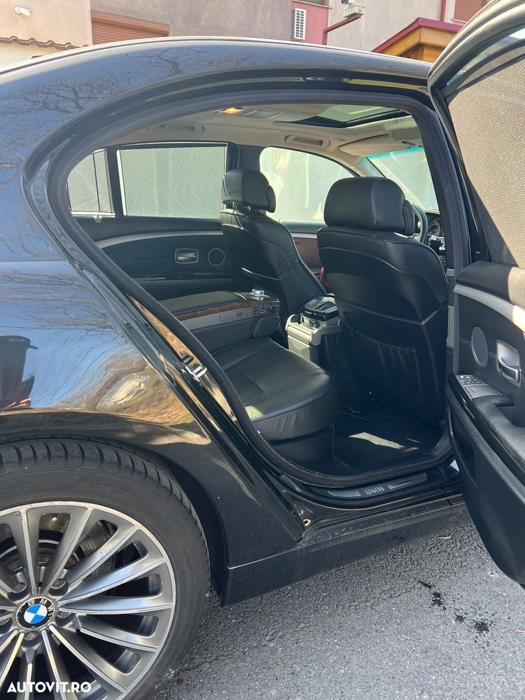 BMW Seria 7 740i A - 10