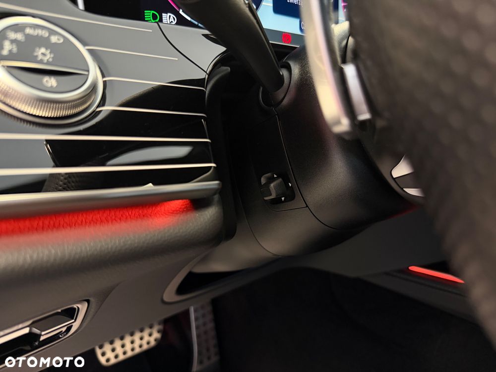 Mercedes-Benz Klasa E 220 d mHEV 4-Matic AMG 9G-Tronic - 24