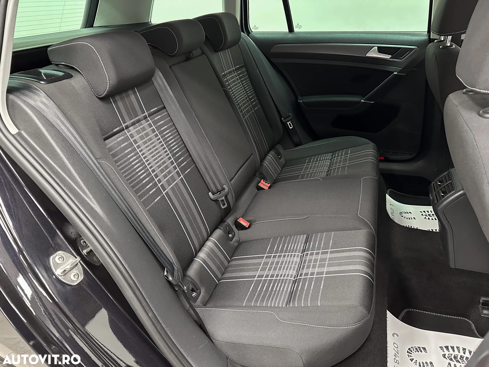 Volkswagen Golf 1.6 TDI BlueMotion Technology Lounge - 8