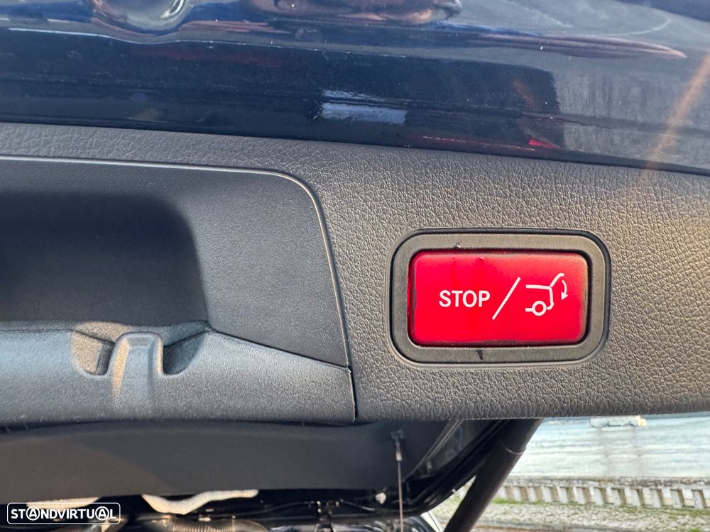 Mercedes-Benz GLA 250 e 8G-DCT - 17