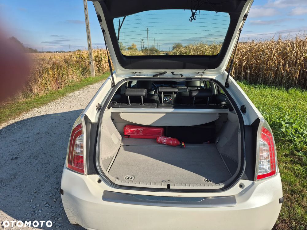 Toyota Prius 1.8 HSD Premium - 6