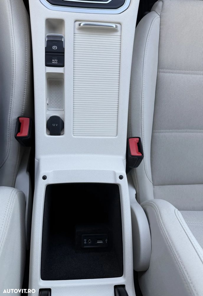 Volkswagen Passat 2.0 TDI SCR DSG Highline - 14