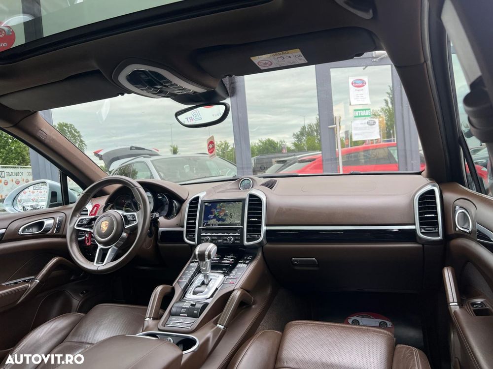 Porsche Cayenne - 6