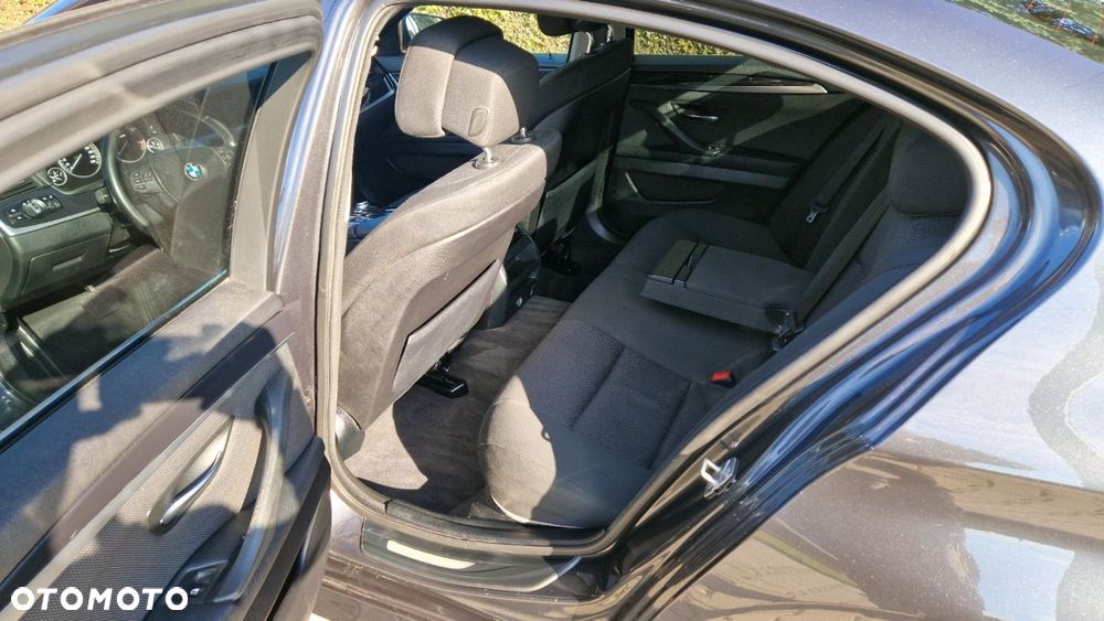 BMW Seria 5 520d Luxury Line - 13