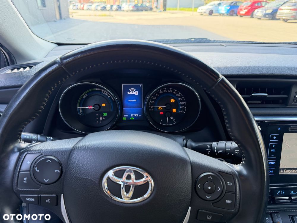Toyota Auris - 14