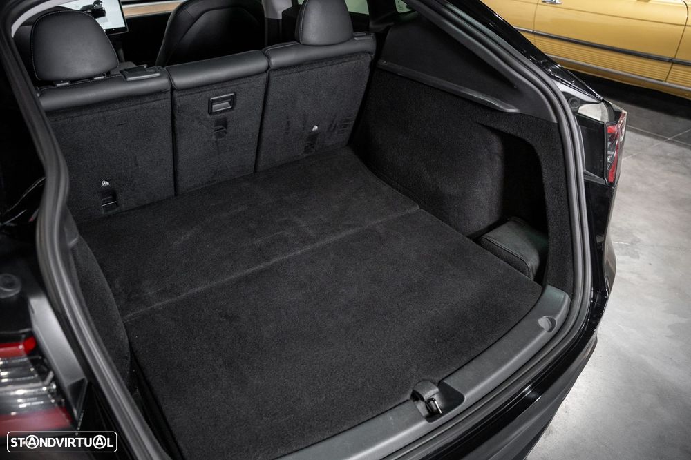 Tesla Model Y Performance Dual Motor AWD - 25