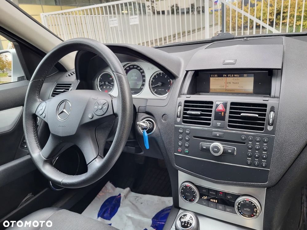Mercedes-Benz Klasa C 180 K BlueEff Avantgarde - 9